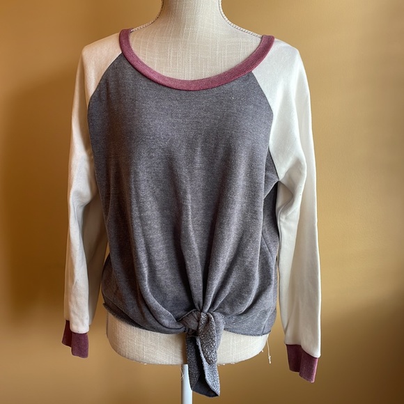 Tri-Color Sweater - Picture 2 of 4